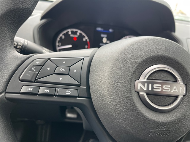 Vehicle image 20 of 27