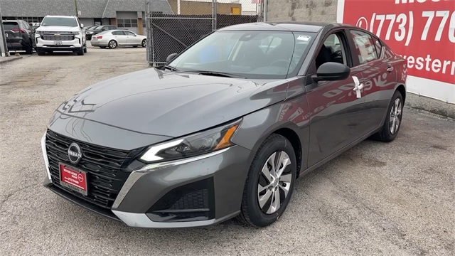 Vehicle image 2 of 27
