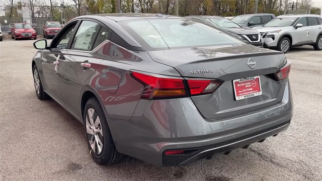 Vehicle image 12 of 27