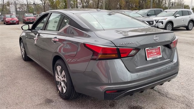 Vehicle image 13 of 27