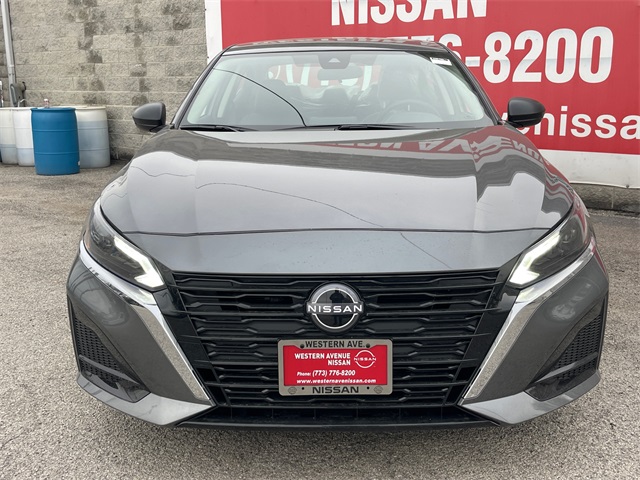Vehicle image 3 of 27
