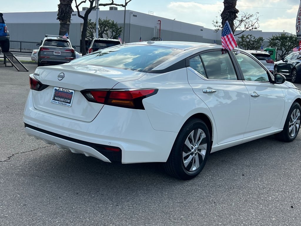 2025 Nissan Altima S Image 6 of 30