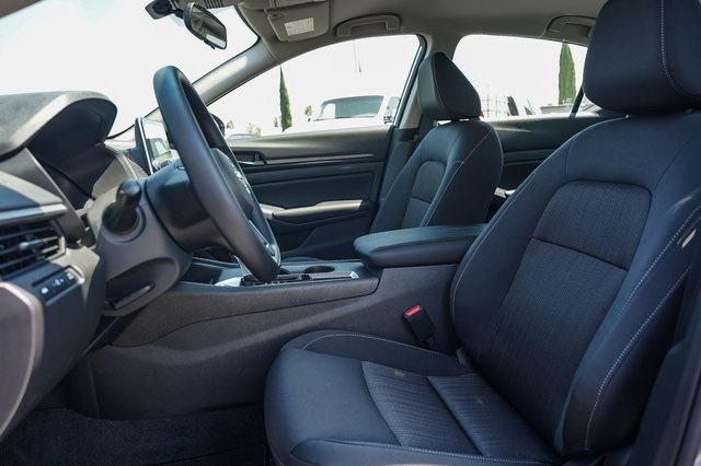 2025 Nissan Altima S Image 13 of 30