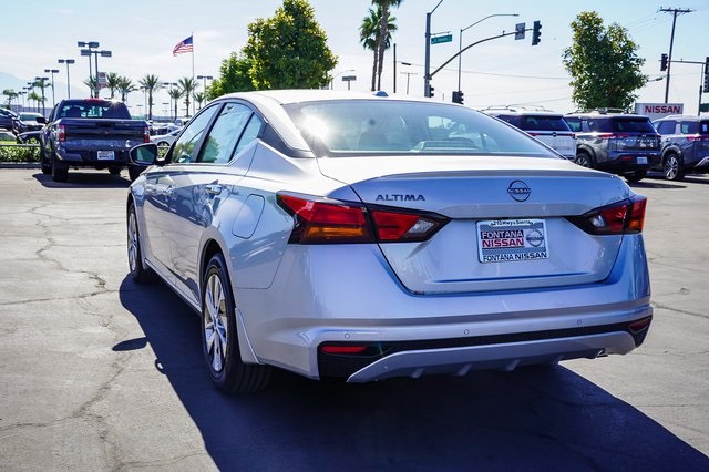 2025 Nissan Altima S Image 6 of 30