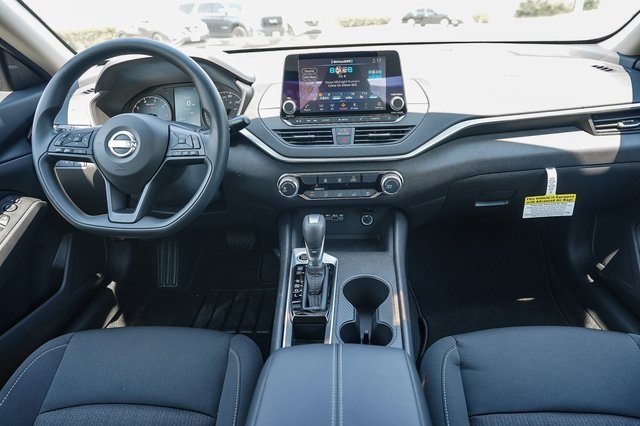 2025 Nissan Altima S Image 14 of 30