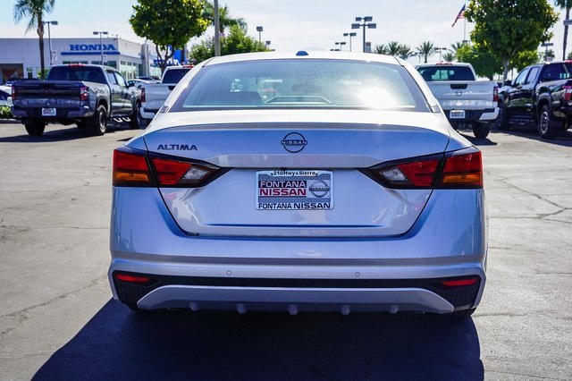 2025 Nissan Altima S Image 5 of 30