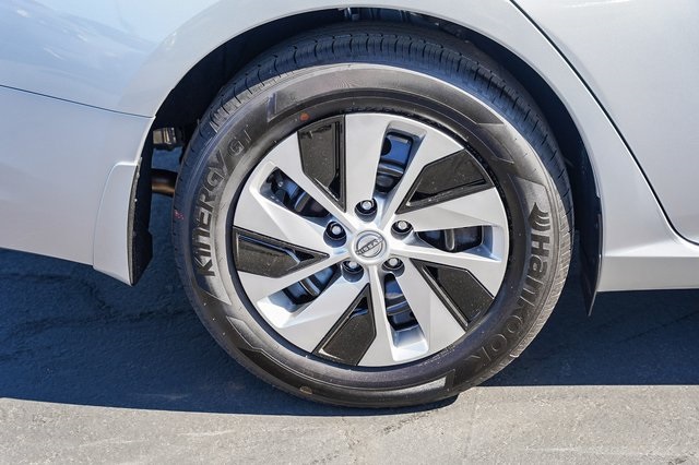 2025 Nissan Altima S Image 9 of 30