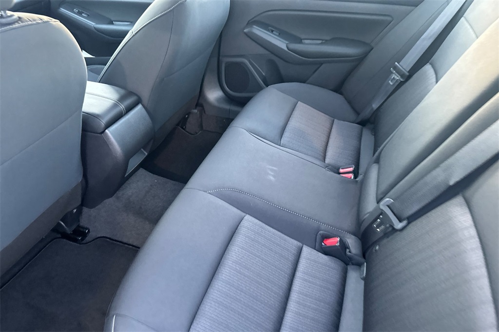 Vehicle image 10 of 23