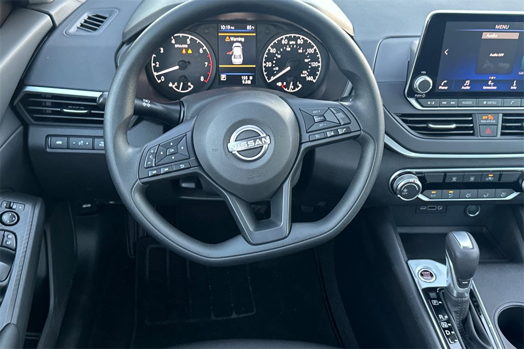 Vehicle image 12 of 23