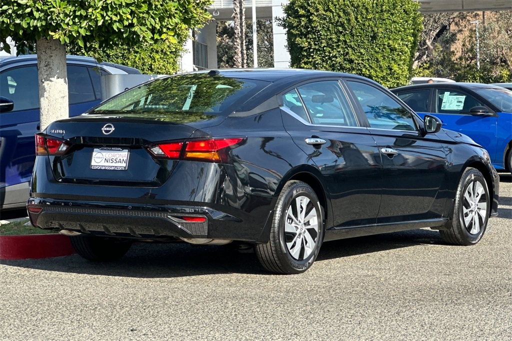 Vehicle image 5 of 23