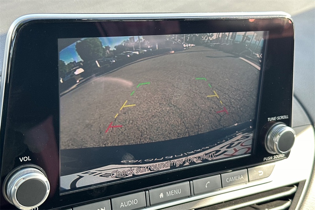 Vehicle image 15 of 23