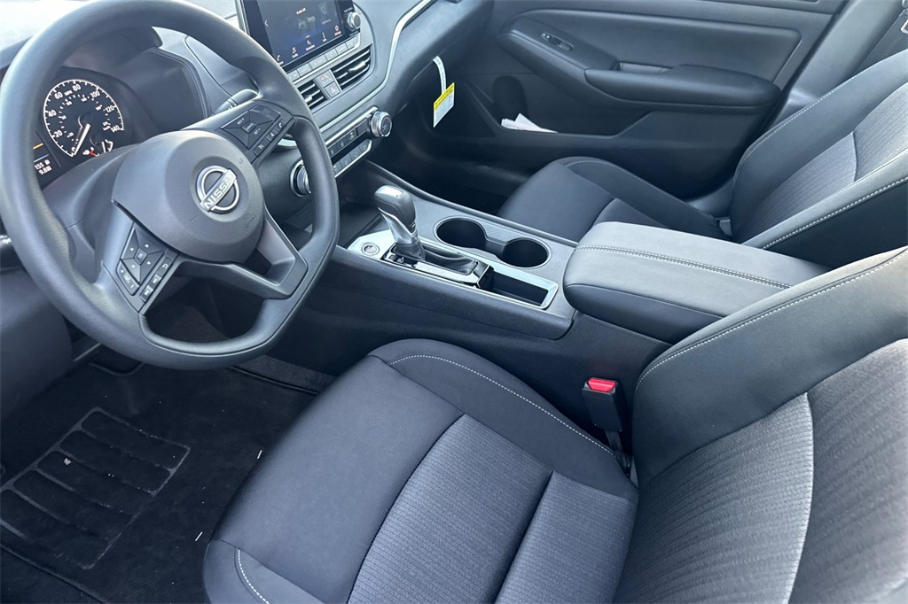 Vehicle image 8 of 23