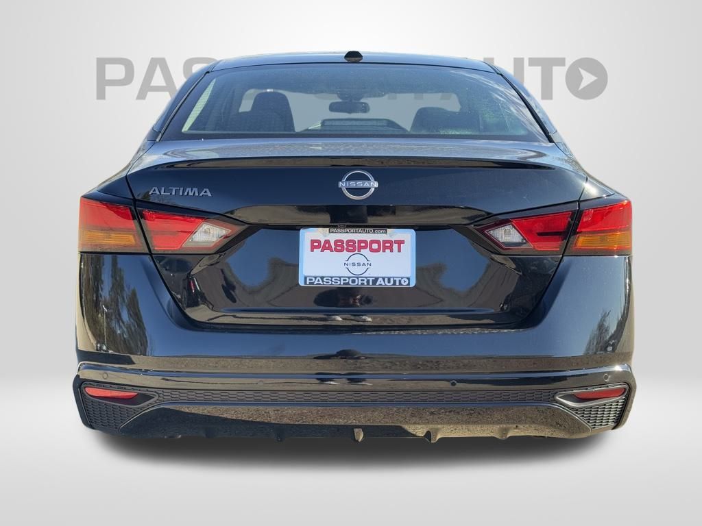 Vehicle image 5 of 22