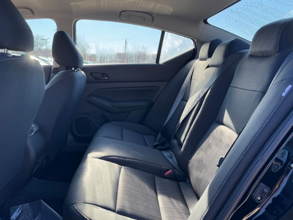 Vehicle image 16 of 22