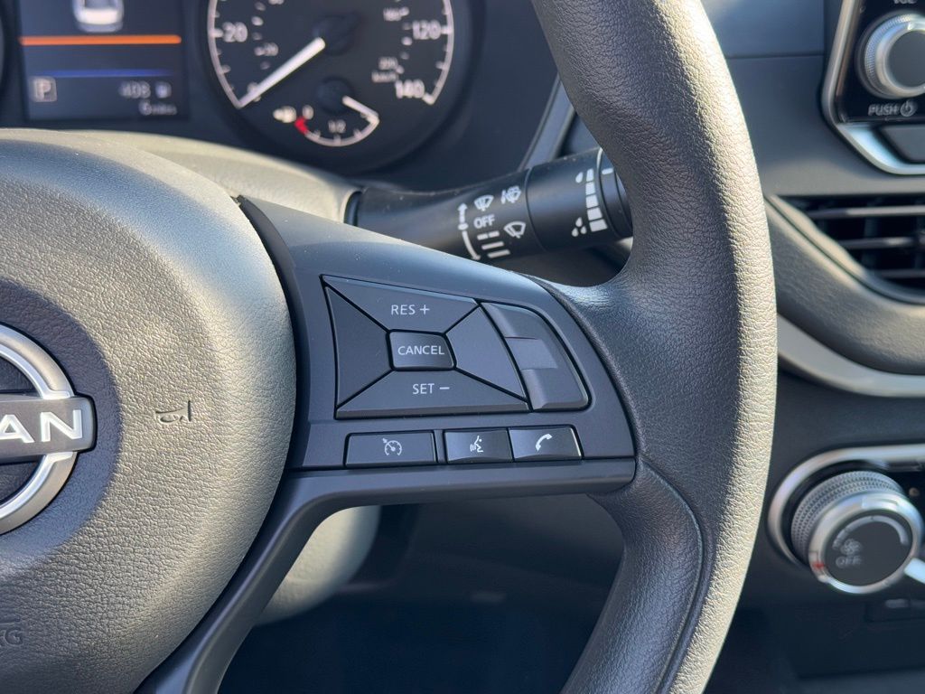 Vehicle image 9 of 22