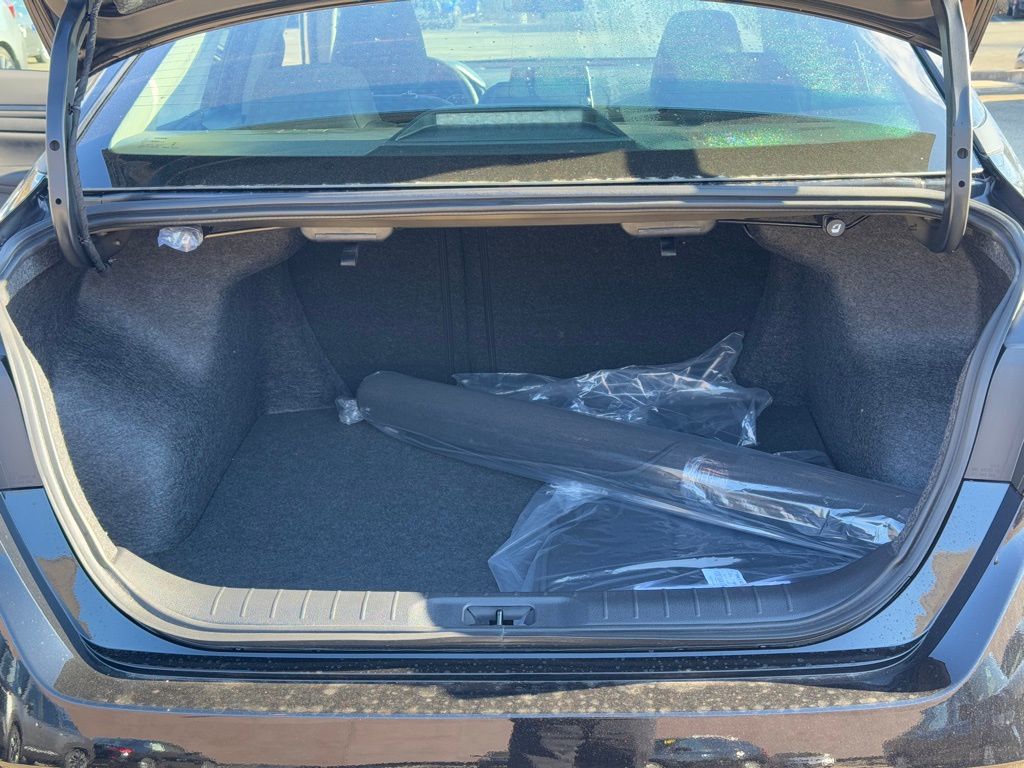 Vehicle image 20 of 22