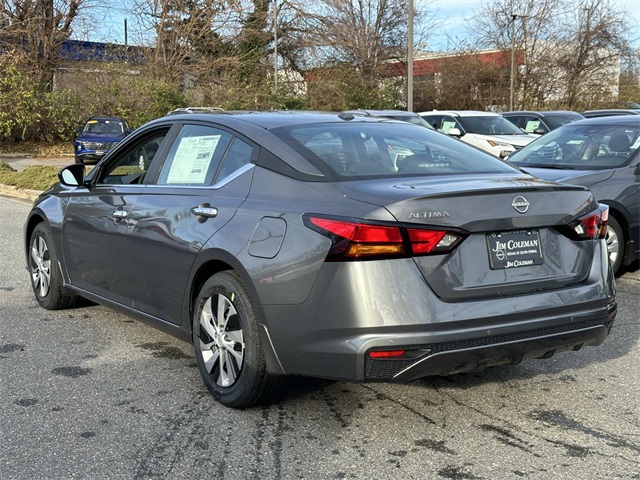 Vehicle image 5 of 18