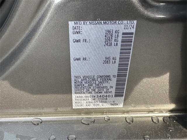 Vehicle image 17 of 18