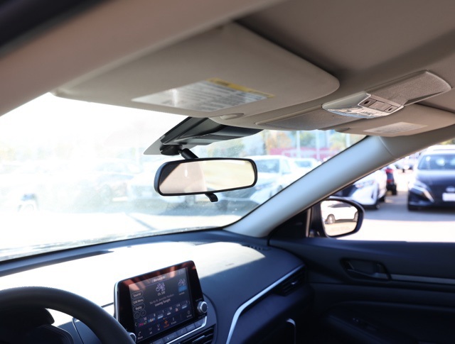Vehicle image 13 of 30
