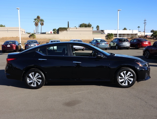 Vehicle image 5 of 30