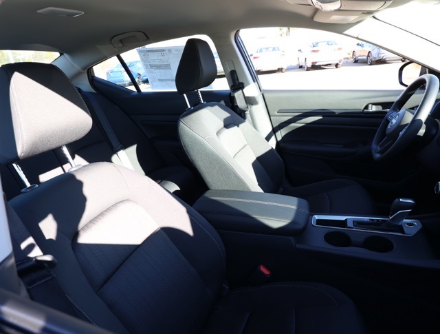 Vehicle image 20 of 30