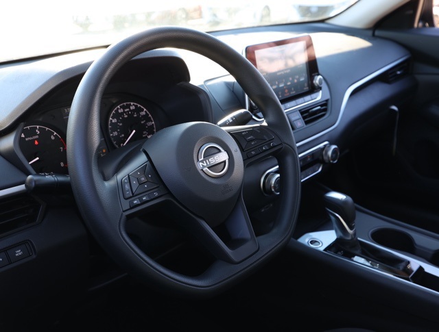 Vehicle image 14 of 30