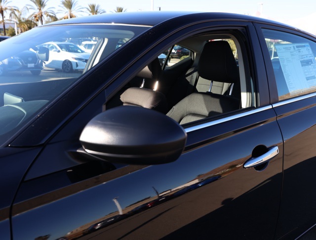 Vehicle image 12 of 30
