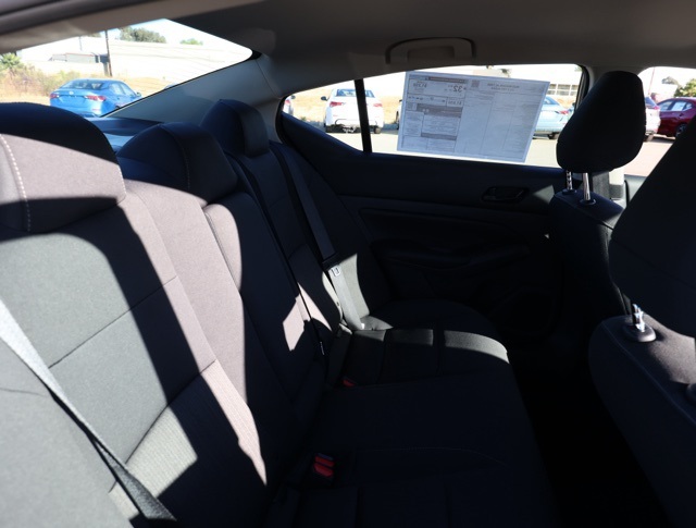 Vehicle image 17 of 30