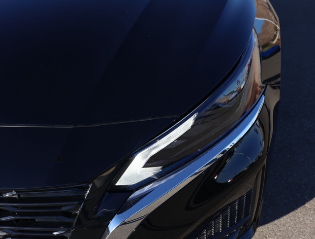 Vehicle image 10 of 30