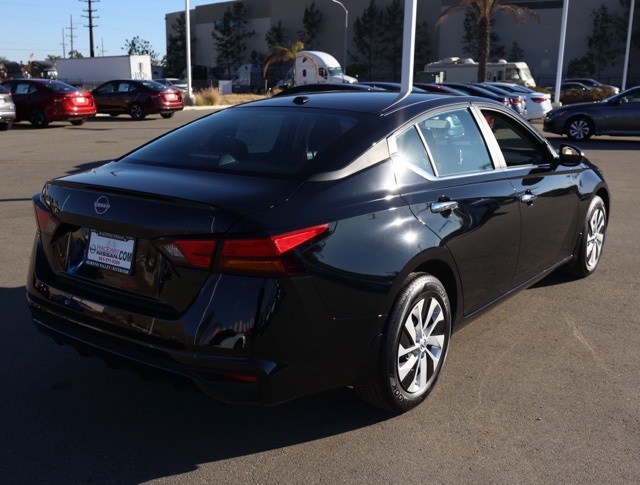 Vehicle image 6 of 30