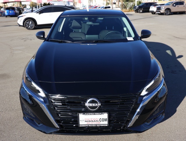 Vehicle image 2 of 30