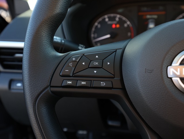 Vehicle image 25 of 30