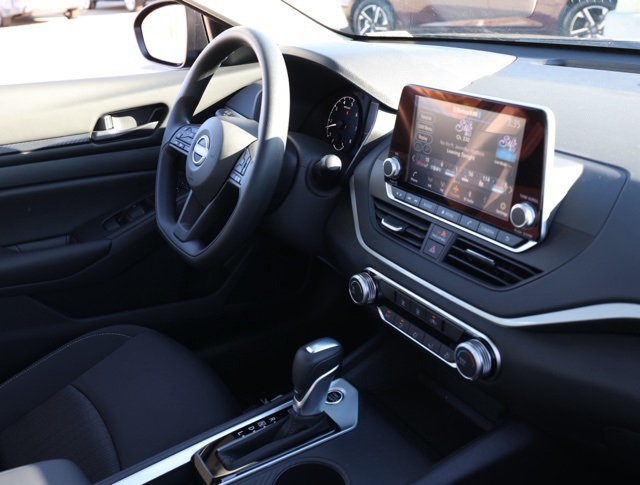 Vehicle image 19 of 30