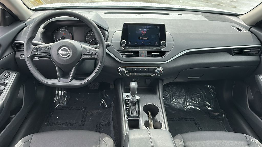 2025 Nissan Altima S Image 13 of 31