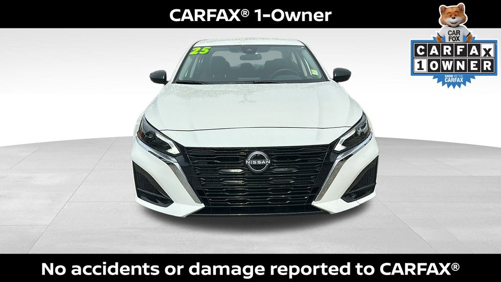 2025 Nissan Altima S Image 3 of 31