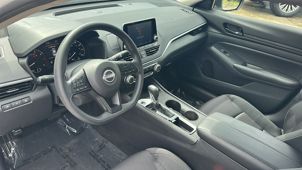 2025 Nissan Altima S Image 14 of 31