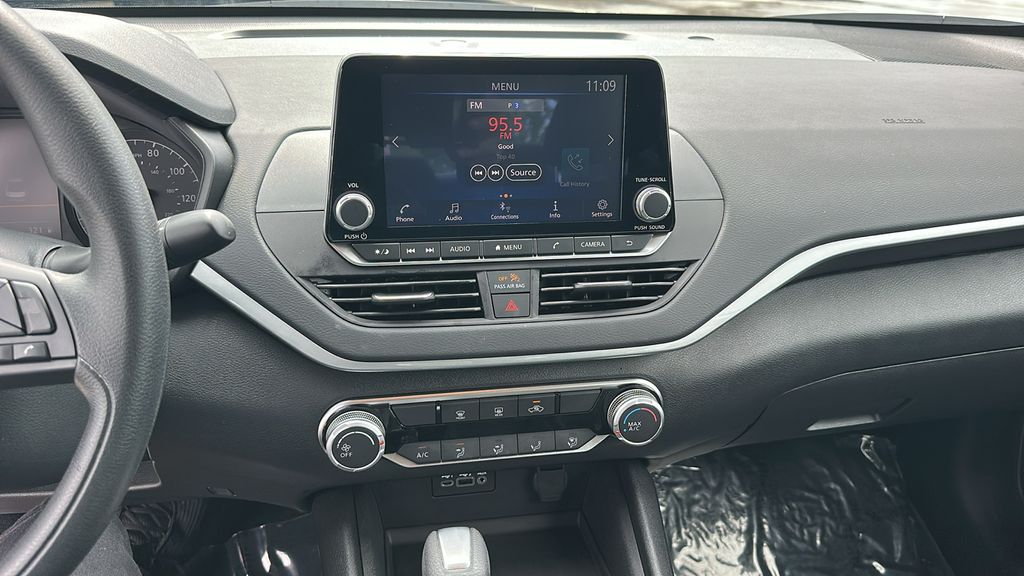 2025 Nissan Altima S Image 20 of 31