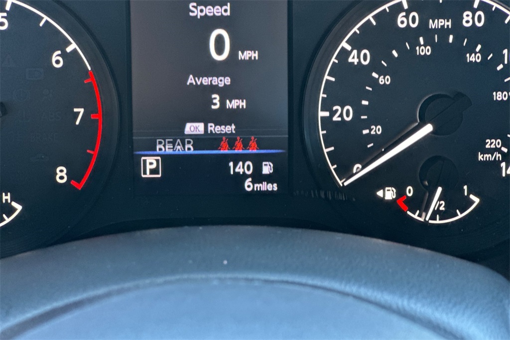 Vehicle image 21 of 23