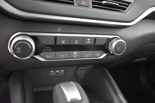 Vehicle image 20 of 29