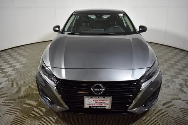 Vehicle image 2 of 29