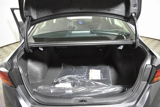 Vehicle image 25 of 29