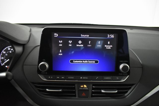 Vehicle image 18 of 29