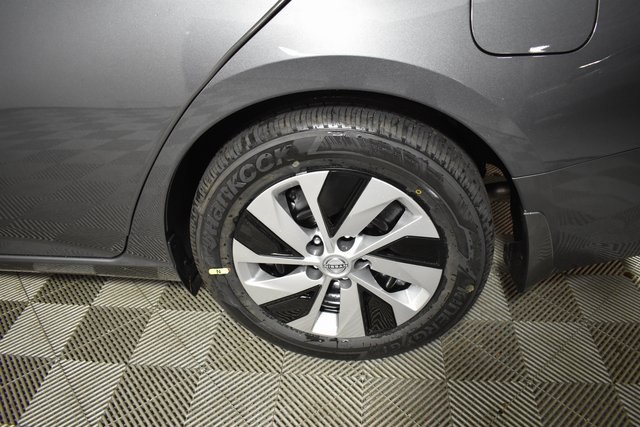 Vehicle image 26 of 29