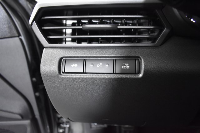 Vehicle image 11 of 29