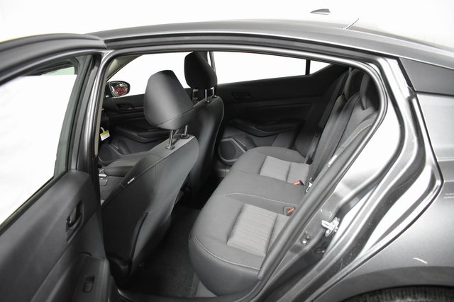 Vehicle image 24 of 29