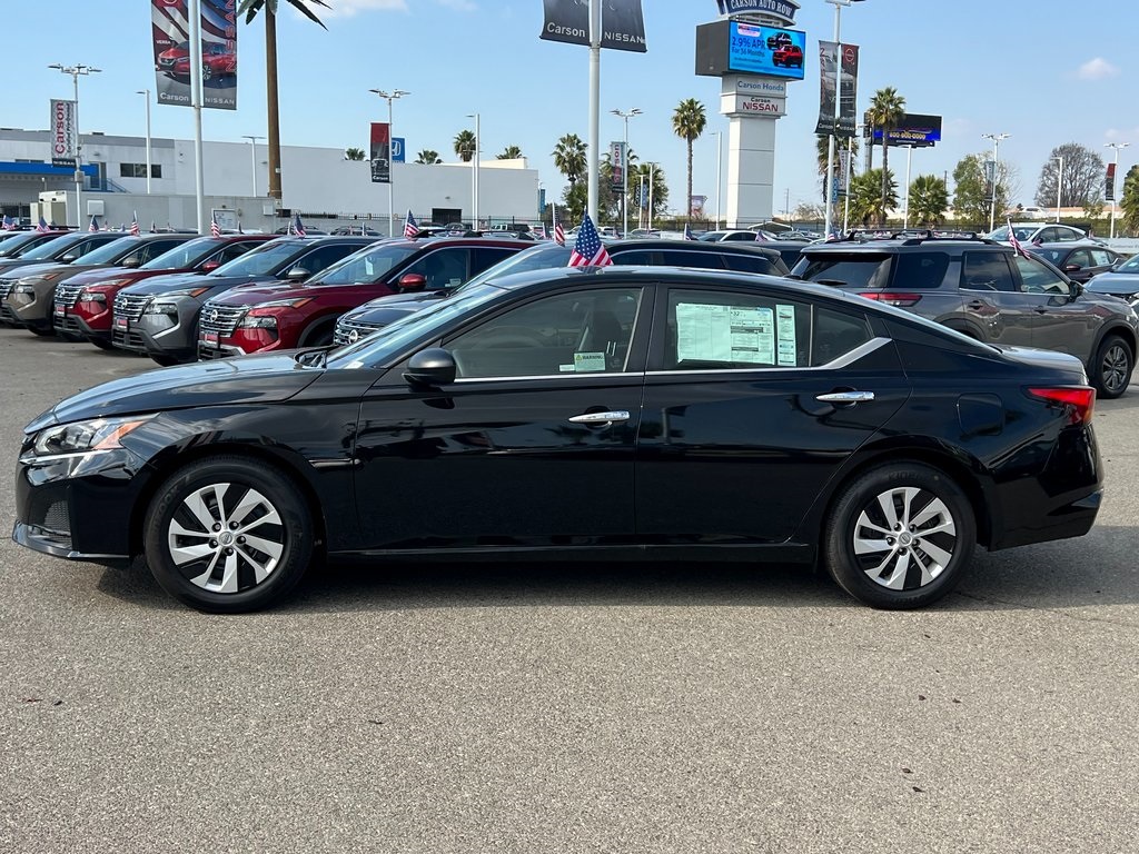 2025 Nissan Altima S Image 9 of 30