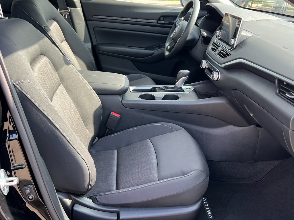 2025 Nissan Altima S Image 12 of 30