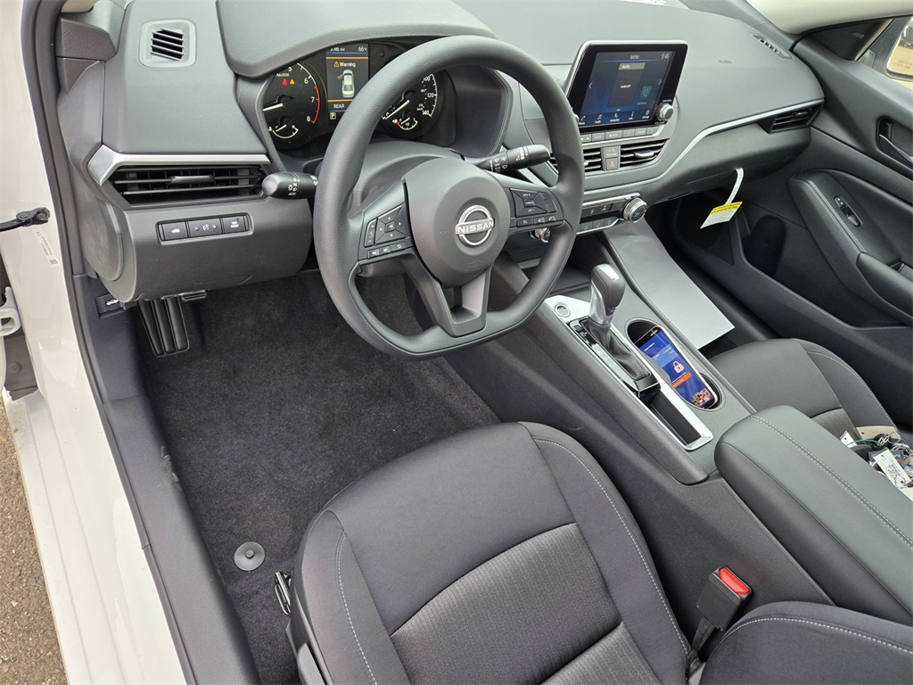 2025 Nissan Altima S Image 10 of 20