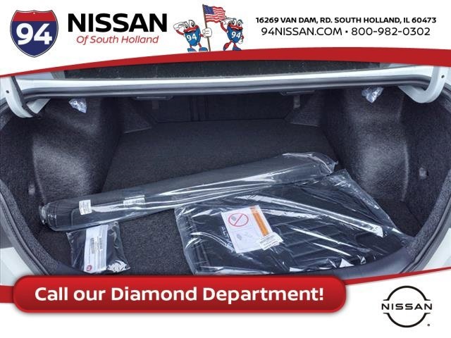 Vehicle image 13 of 21