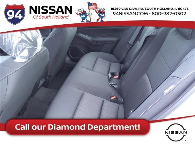 Vehicle image 12 of 21